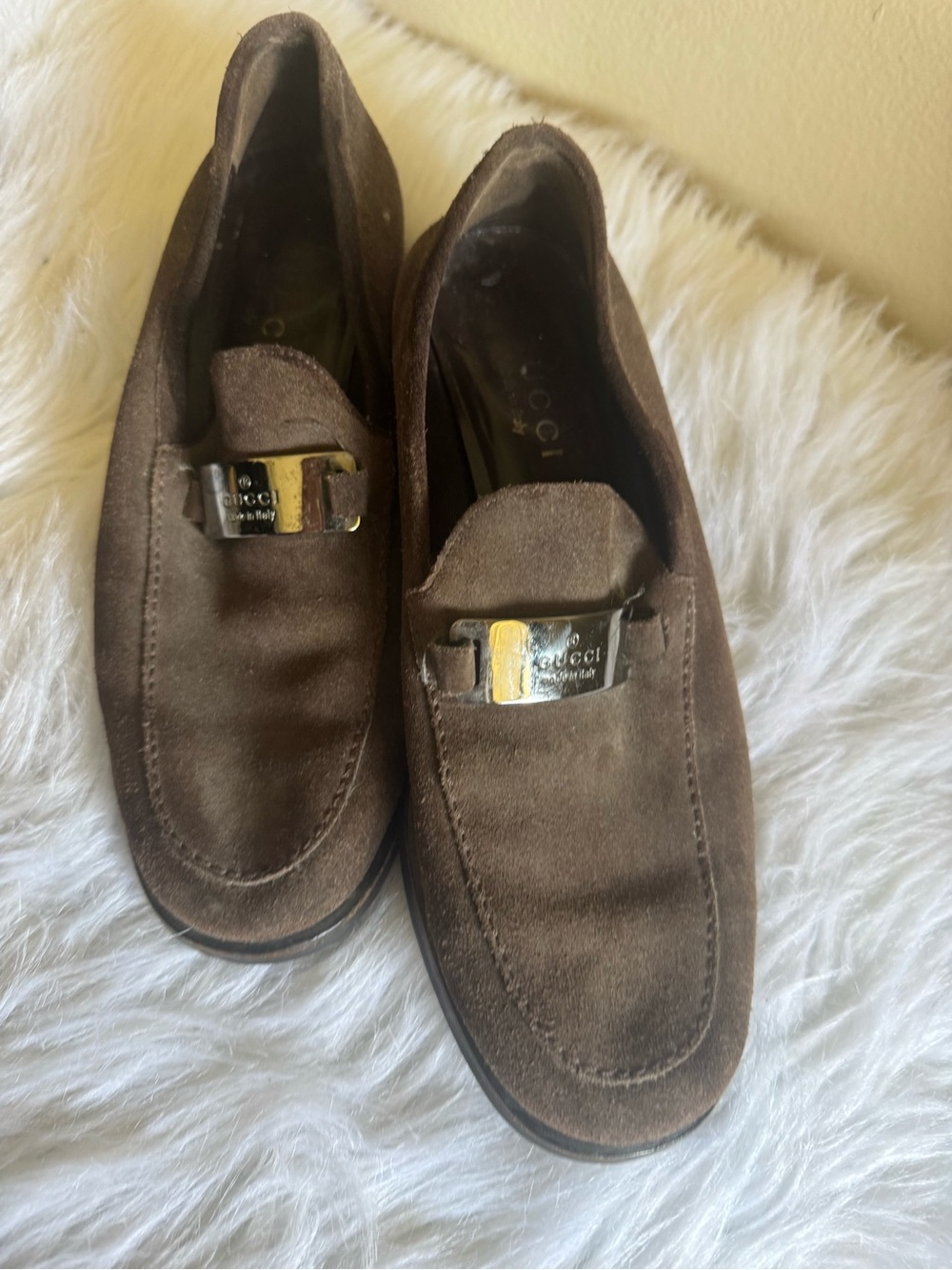 Gucci velvet loafers